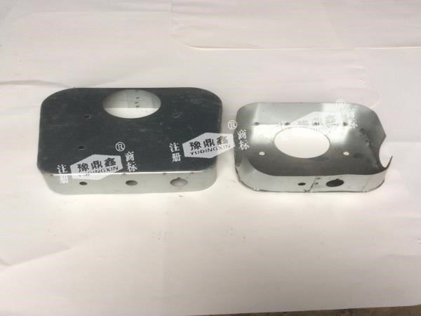 電動(dòng)工程自卸車儀表蓋